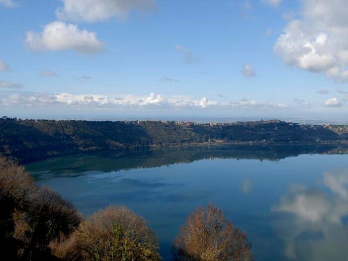 parassita mangia cervello lago