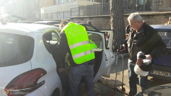 Polizia Locale, sequestri in zona Policlinico