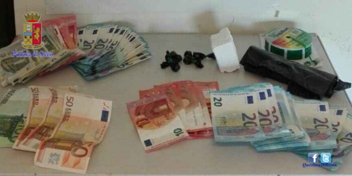 Centocelle, nonni spacciatori arrestati: sequestrato un "blocco" di cocaina in via Fontechiara