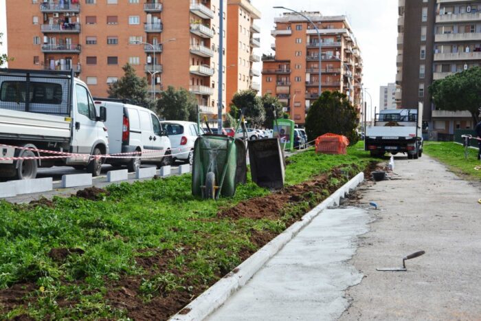 Area verde di via Catullo, proseguono i lavori per la riqualificazione del giardino e dell’area sgambamento cani