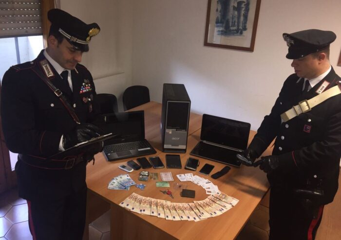 Roma, Prima Porta: 3 persone arrestate dai Carabinieri, trasportavano droga e Viagra