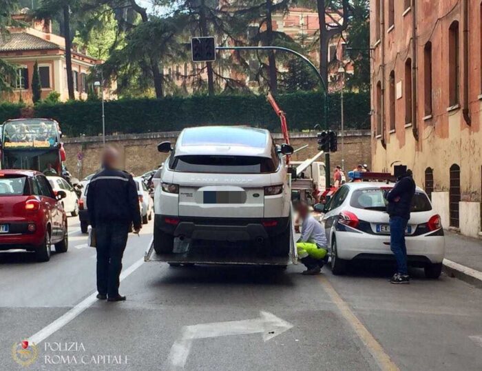 Roma, bloccato in via Piave: italiano 43enne aveva subìto 400 multe e risultava irreperibile