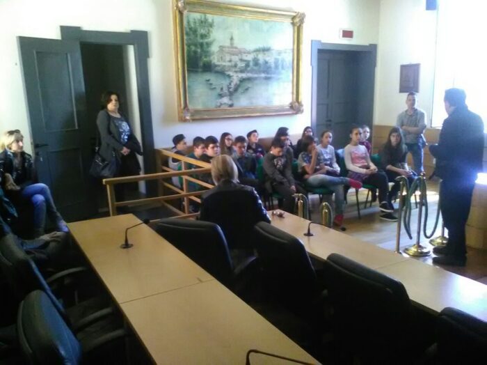 Ceccano, visita in Comune degli studenti medi del Primo Circolo