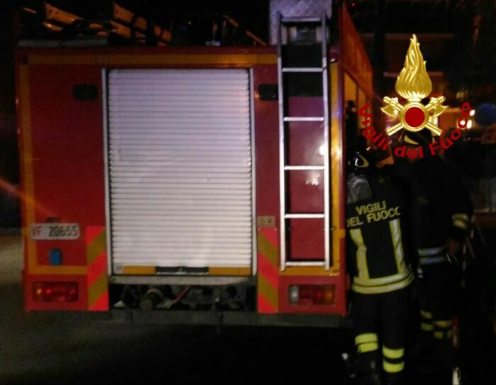 Roma, Casilino. Camper incendiato in via Mario Ugo Guattari: morte tre donne, due minorenni