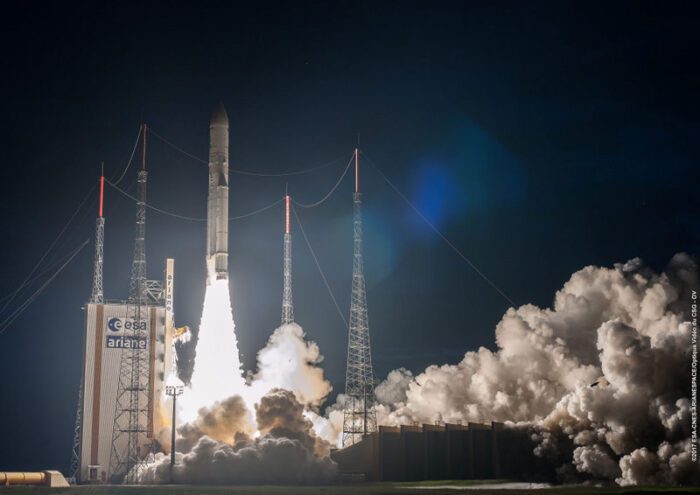 Arianespace lancerà tre satelliti verso l'orbita geostazionaria il 28 luglio