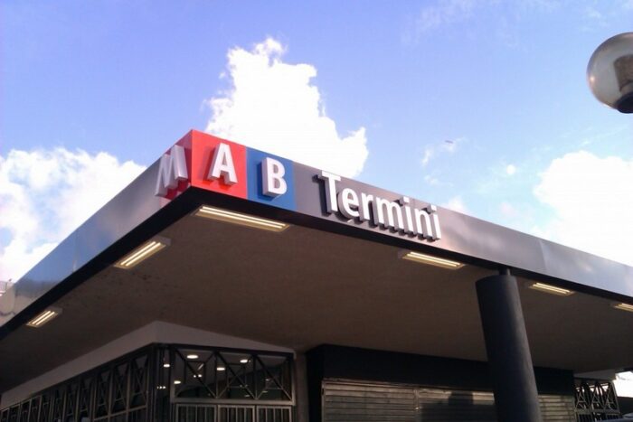 metro a termini arco di travertino