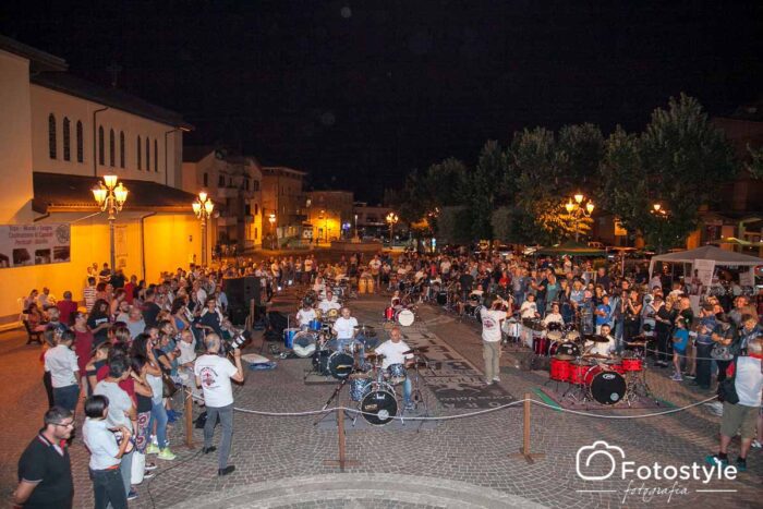 Lariano, tutti uniti per la giornata di solidarietà riservata alla ricerca dell'AIL (FOTO)