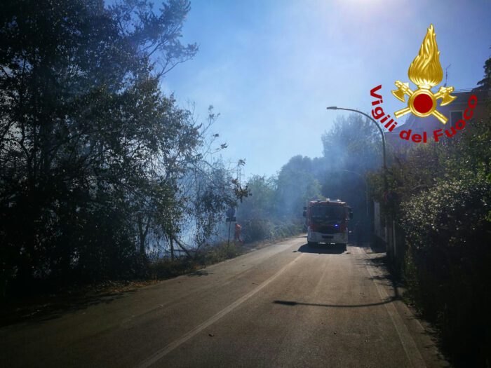 Mentana, Tivoli, Guidonia, Velletri, ecc: ancora una giornata di incendi in provincia di Roma