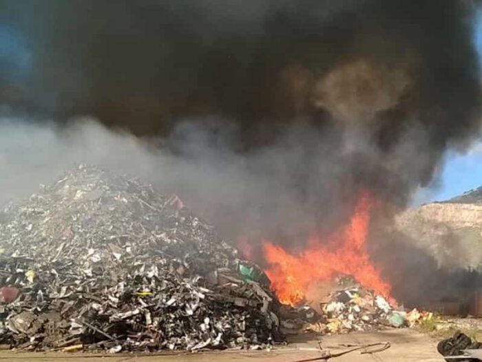 Fontana Liri, incendiano illecitamente rifiuti quali scarti di lavorazioni artigianali quasi tutti di materiale plastico