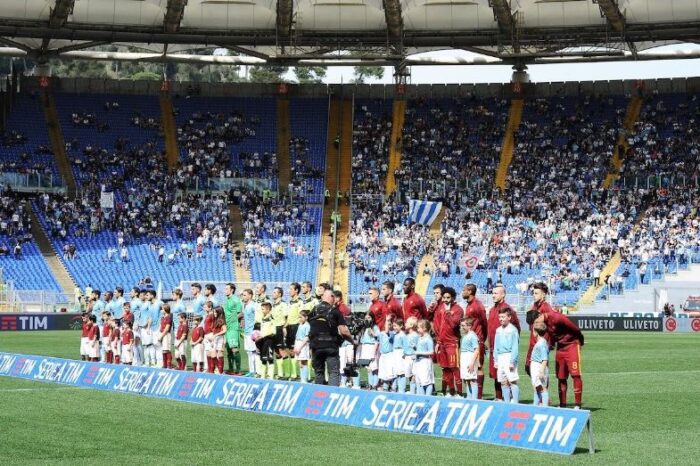 Massima attenzione per il derby Roma Lazio dopo che un uomo vendeva biglietti su internet a prezzi stracciati della partita contro il Barcellona