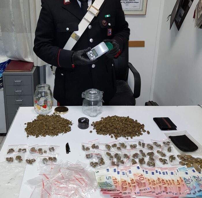 Monterotondo e Palombara Sabina, due arresti tra cui un minorenne per controlli antidroga: sequestrate centinaia di dosi di marijuana e cocaina