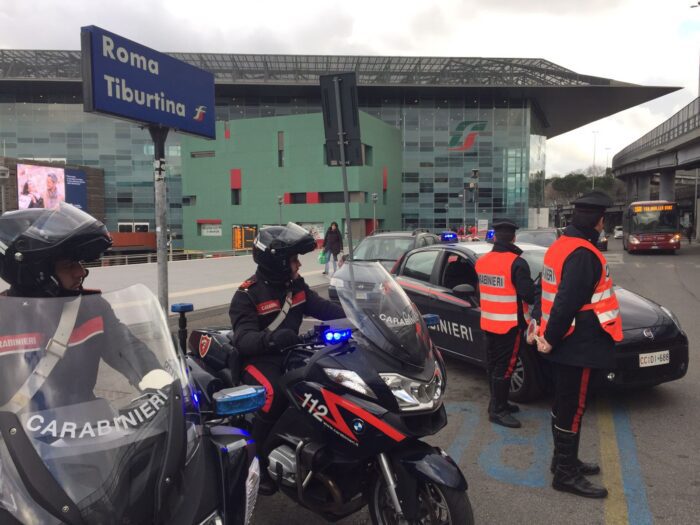 Stazione Tiburtina, sequestrati 5 kg. e 600 grammi di marijuana e arrestate due giovani