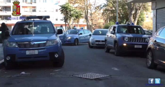 Ostia, danneggiamento di auto in sosta. Arrestato due volte in due giorni per lo stesso reato: 30enne romano stabilisce un nuovo record