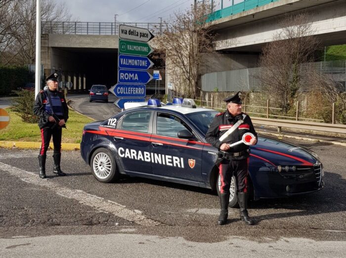 Colleferro, 36enne ai domiciliari per spaccio: in casa aveva (poca) droga e 7mila euro in contanti