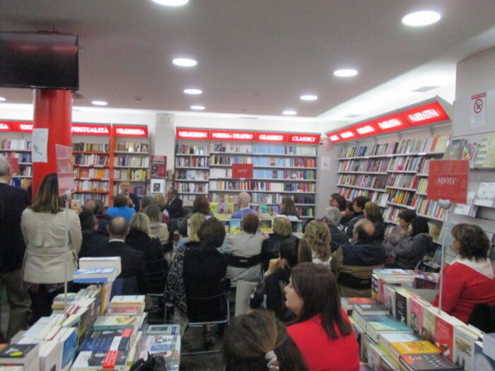 Mondadori Bookstore Velletri-Lariano