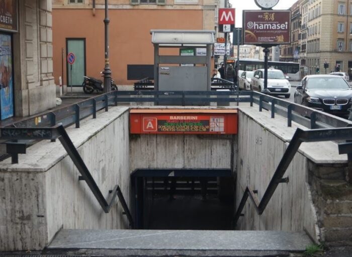 Roma Metro A Atac Riaperta ingresso stazione Barberini