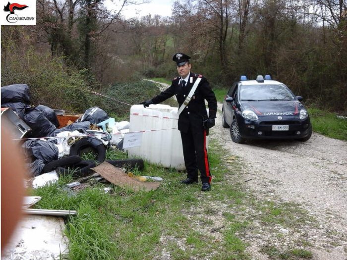 Sgurgola i Carabinieri trovano una discarica abusiva