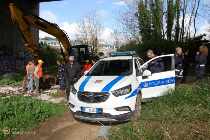 Parco delle Valli, sgomberati insediamenti abusivi dalla Polizia Locale (FOTO)