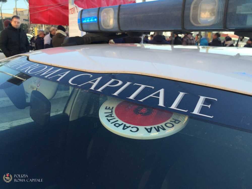 Roma, sequestri e denunce della Polizia Locale in via Sannio