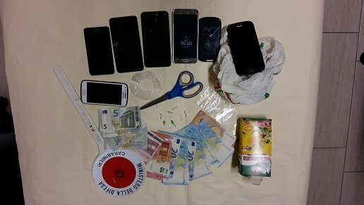 Sora, 27enne ai domiciliari per spaccio: in casa aveva 5 dosi di crack (FOTO)