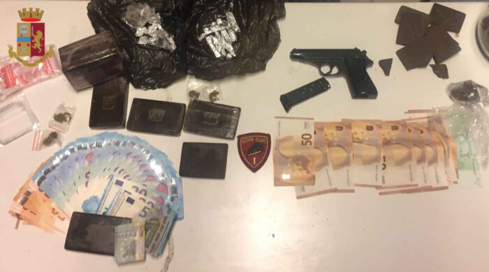 Alessandrino, sequestrati 1.5 kg fra hashish e marijuana, una pistola e 2500 Euro: 2 arresti