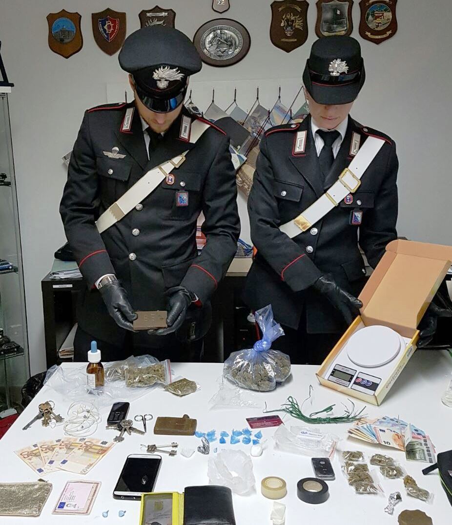 Roma, Maxi Blitz Dei Carabinieri: 15 Arresti In Tre Giorni Per Spaccio ...