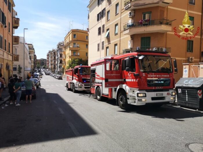 centocelle incendio in appartamento oggi 29 maggio 2021