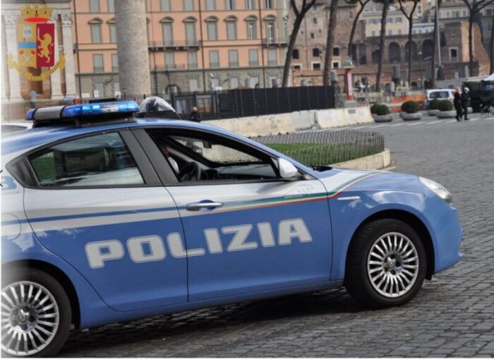 Roma. Ruba un sacchetto di monete e tre spazzolini da una farmacia: nei guai un 46enne