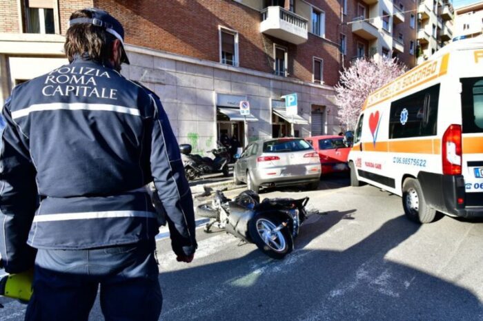 Roma. Provocano un incidente e fuggono, senza prestare soccorso: denunciati due uomini