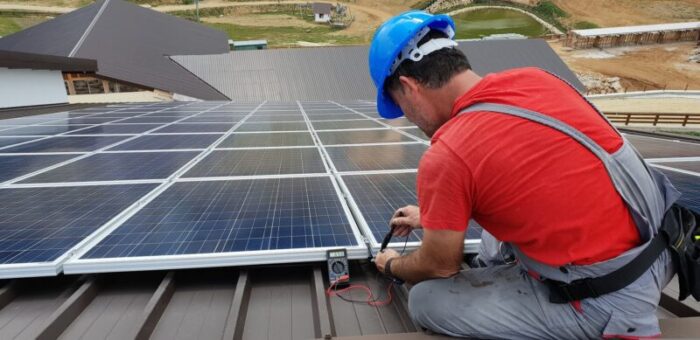 Pannelli fotovoltaici: da oggi si installano anche sul balcone