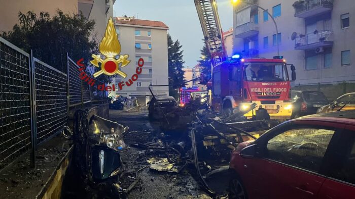 roma incendio camper oggi