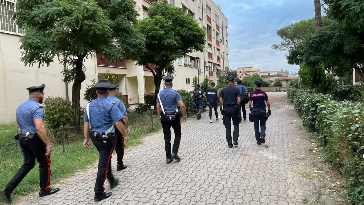 Roma Tor Bella Monaca Blitz In Corso Delle Forze Dell Ordine