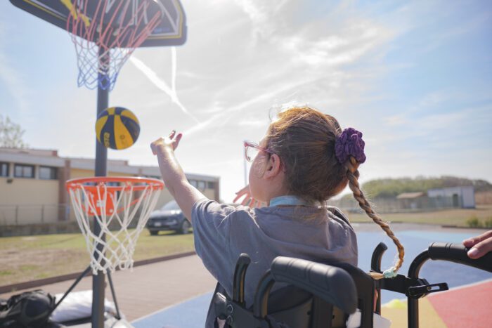 bambino gesù inaugurata isola di carlo campo da basket