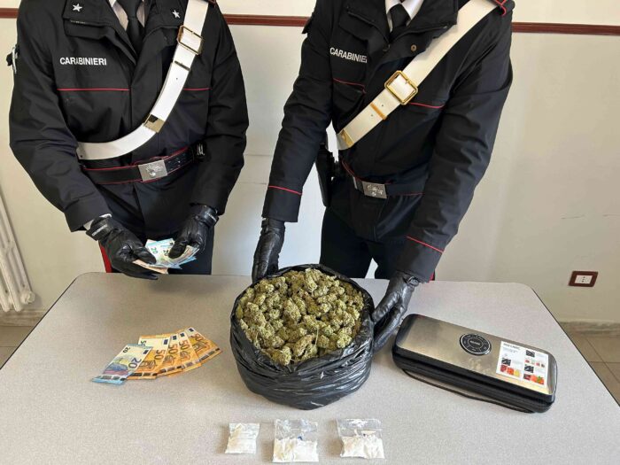 Roma, sorpresi con cocaina e marijuana: due arresti