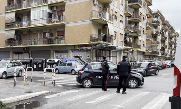 Ostia Ponente, appartamento occupato abusivamente e base di spaccio: nei guai un minorenne italiano e un altro giovane