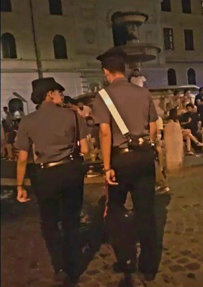 malamovida a trastevere rapinano coetaneo arrestati