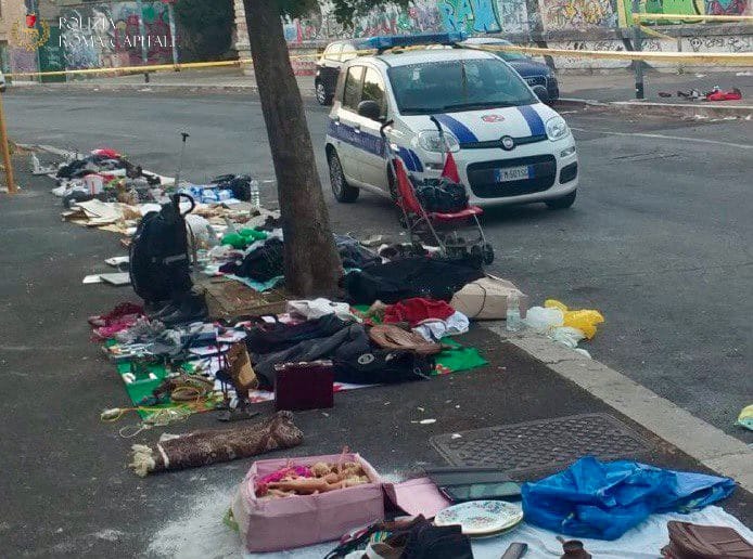 Roma mercatini illegali