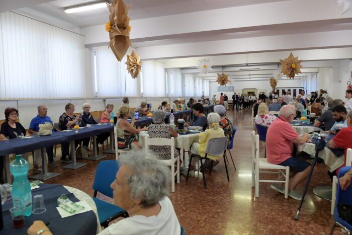 Roma, pranzo di Ferragosto per chi è rimasto solo in Città