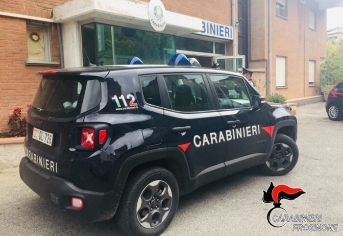 Casa pignorata, minaccia e ferisce con un forcone la custode giudiziaria: arrestata donna di Anagni