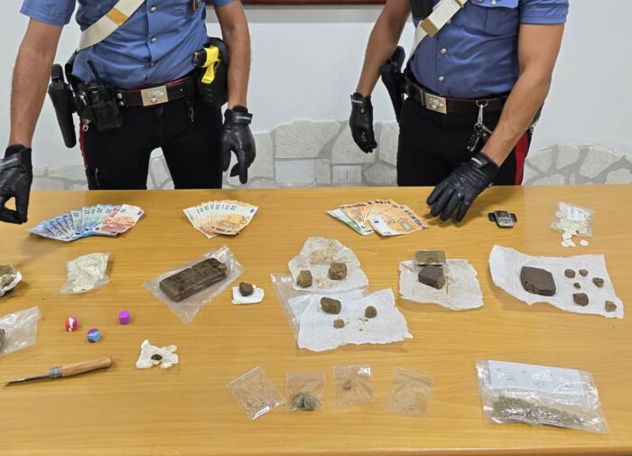 Spaccio a Pomezia, arrestati due giovani trovati in possesso di diverse dosi di droga