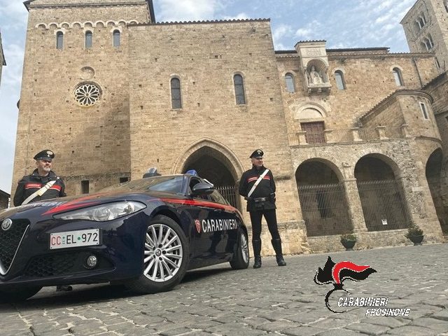 Anagni, sorpresa a rubare in un centro commerciale: arrestata 27enne