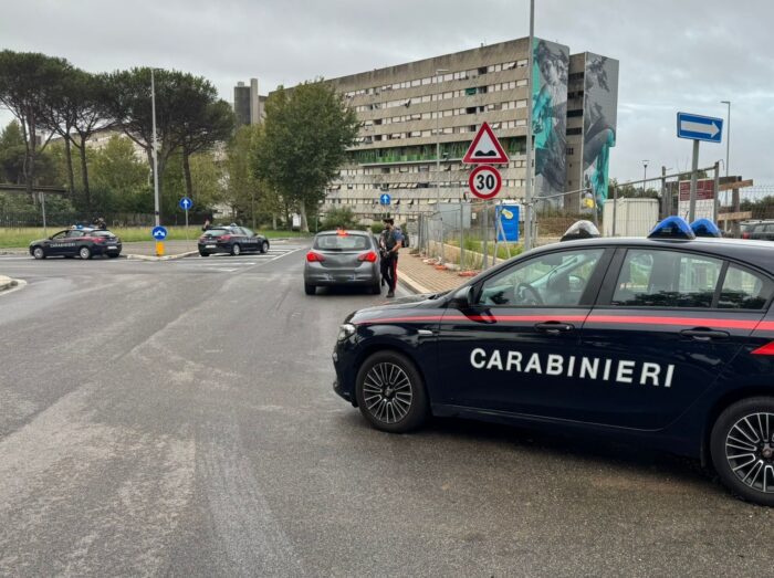 Roma, controlli in zona Corviale: denunciate tre persone, il report