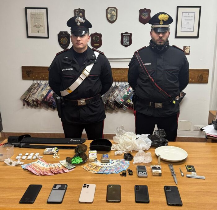 Ariccia. Cocaina, eroina e hashish in casa: arrestati quattro giovani