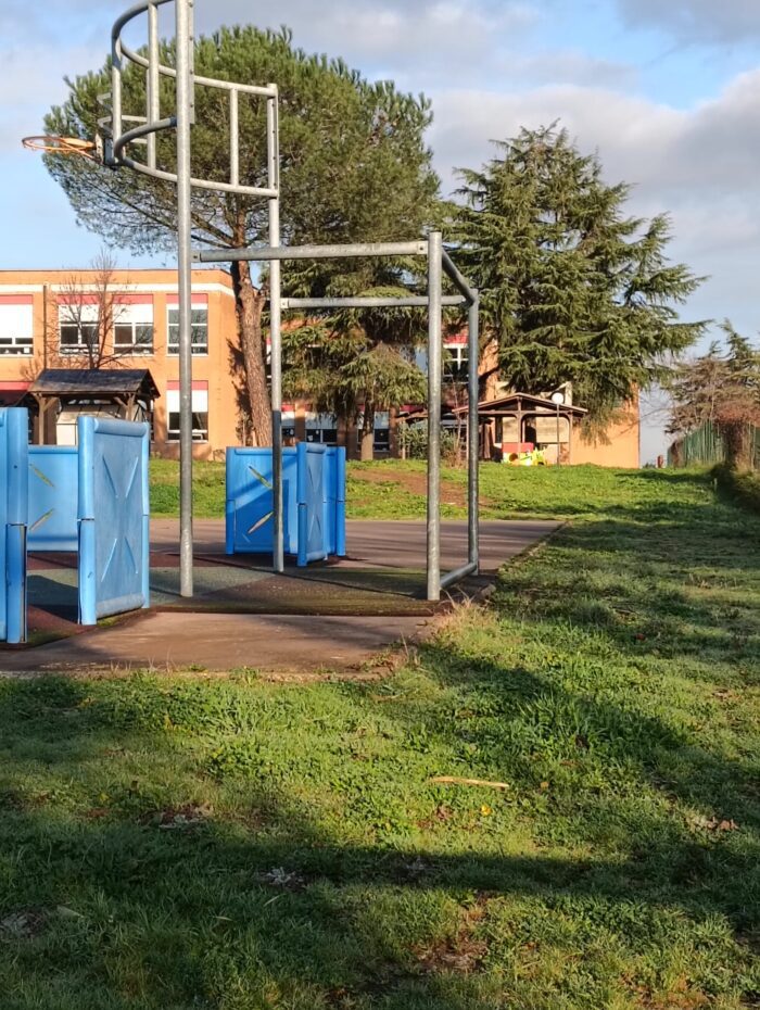 Roma Est giardino scuola degrado denuncia Comitato