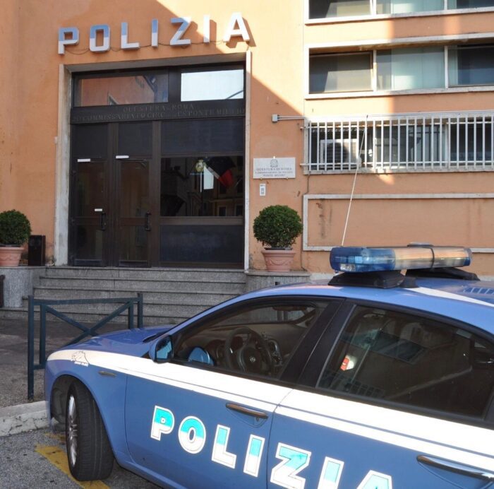 roma fugge contromano arrestato corriere droga