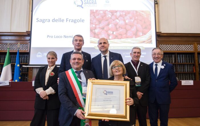 Nemi premiata al Senato con il "Certificato di Qualità" per la Sagra delle Fragole